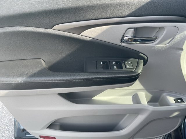 Used 2018 Honda Pilot EX image 4