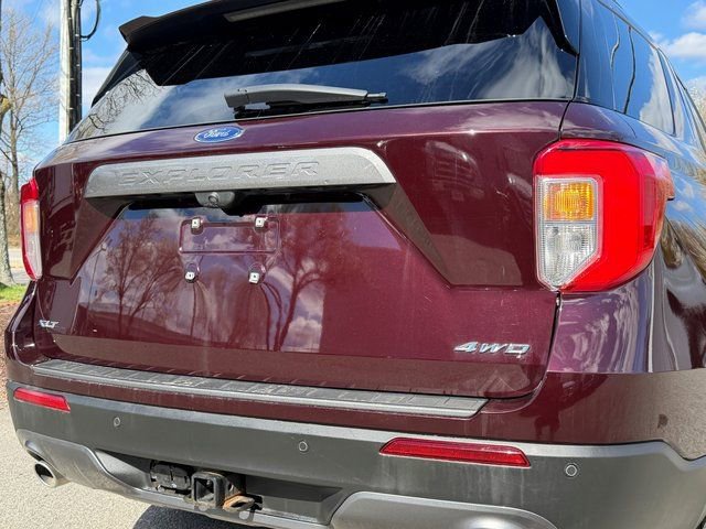 Certified 2022 Ford Explorer XLT w/ Equipment Group 202A AWD/4WD image 37