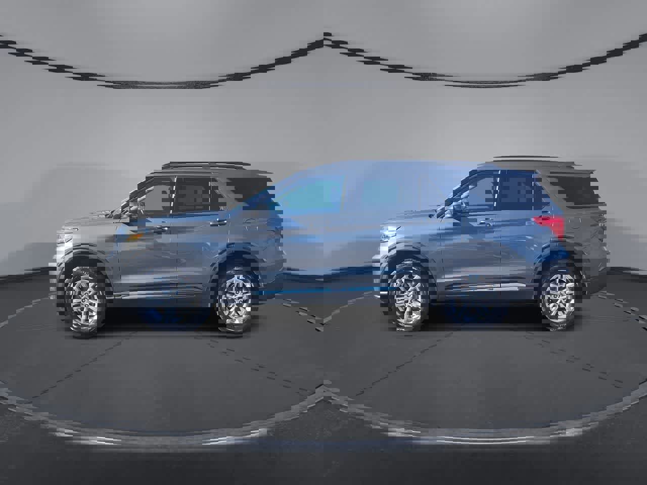 Certified 2023 Ford Explorer XLT image 4