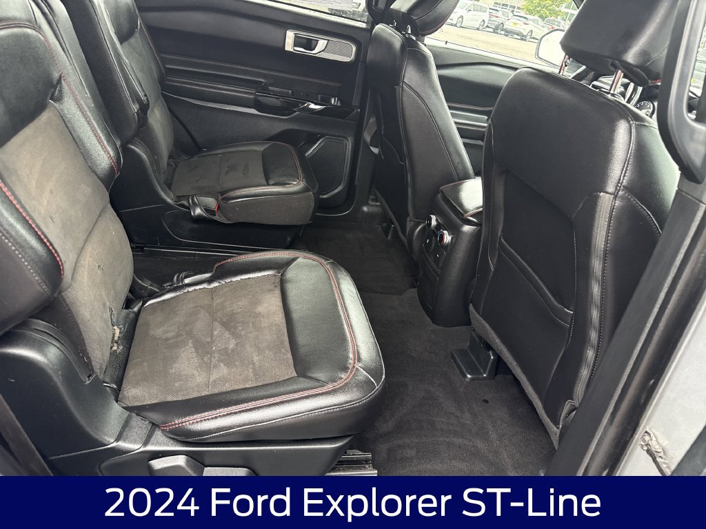 Certified 2024 Ford Explorer ST-Line w/ Class IV Trailer Tow Package AWD/4WD image 25