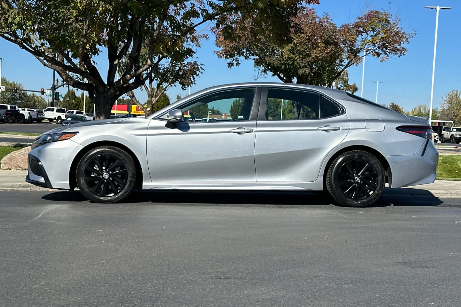 Used 2024 Toyota Camry SE FWD image 5