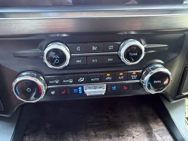 Certified 2023 Ford F250 Lariat w/ Sport Appearance Package AWD/4WD image 18