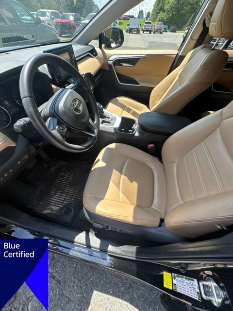 Used 2022 Toyota RAV4 XLE Premium FWD image 10