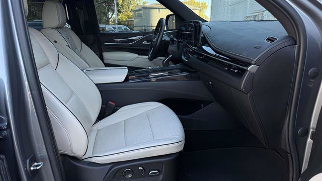 Used 2021 Cadillac Escalade Sport w/ Driver Assist Tech Package AWD/4WD image 22