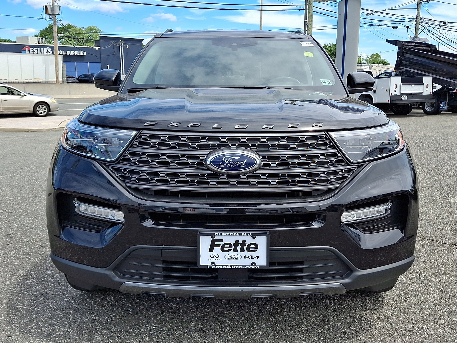 Certified 2023 Ford Explorer XLT w/ Equipment Group 202A AWD/4WD image 2