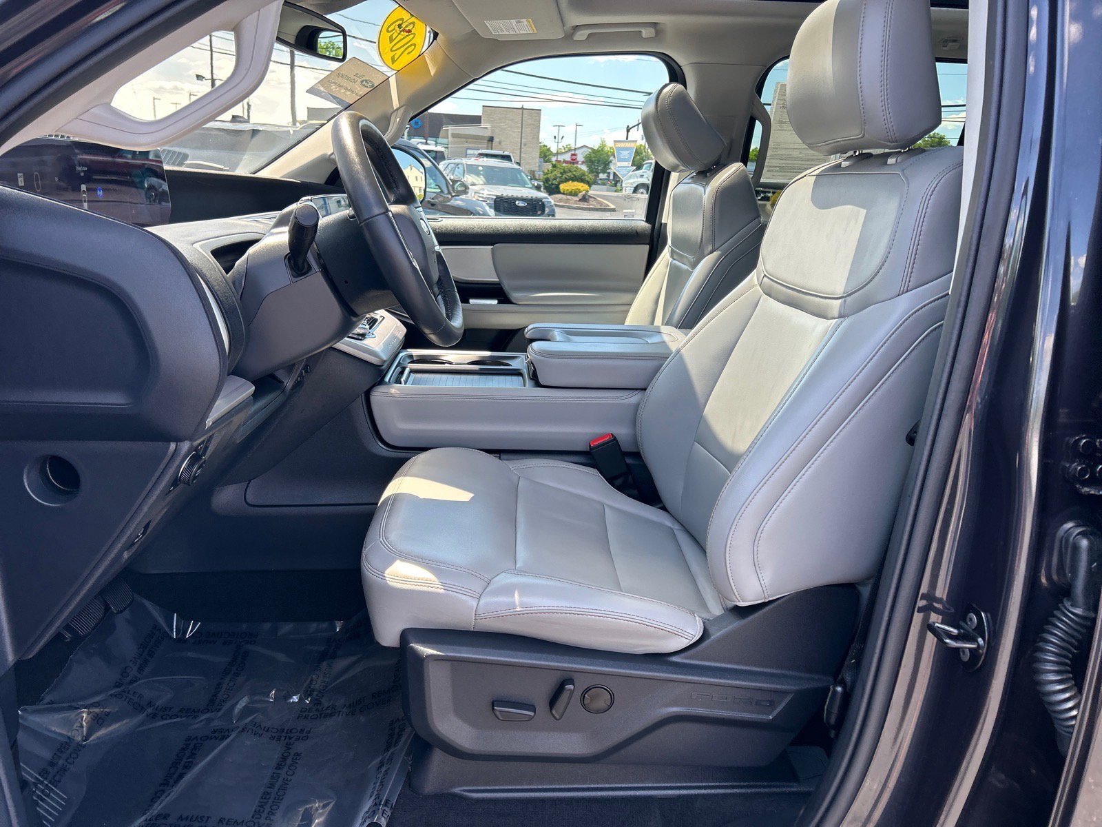 Certified 2025 Ford Expedition Active AWD/4WD image 7