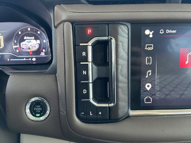 Used 2023 GMC Yukon Denali AWD/4WD image 30