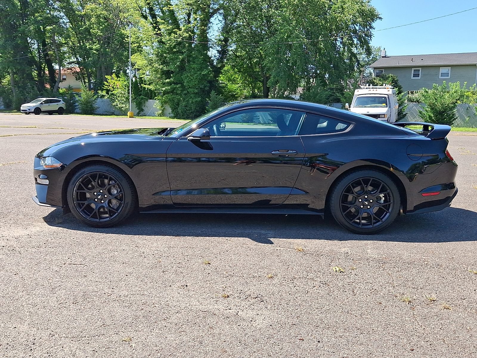 Certified 2018 Ford Mustang Coupe w/ Ecoboost Performance Package RWD image 4