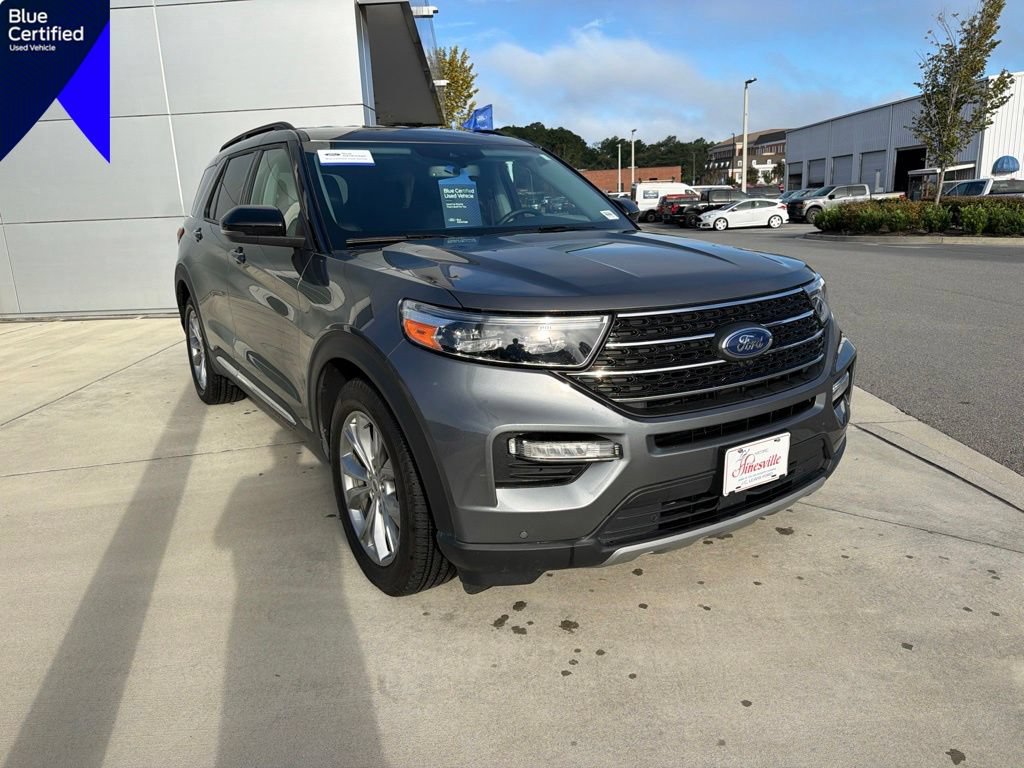 Certified 2024 Ford Explorer XLT w/ Equipment Group 202A RWD image 1