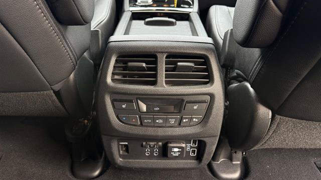 Used 2021 Honda Pilot Touring image 29