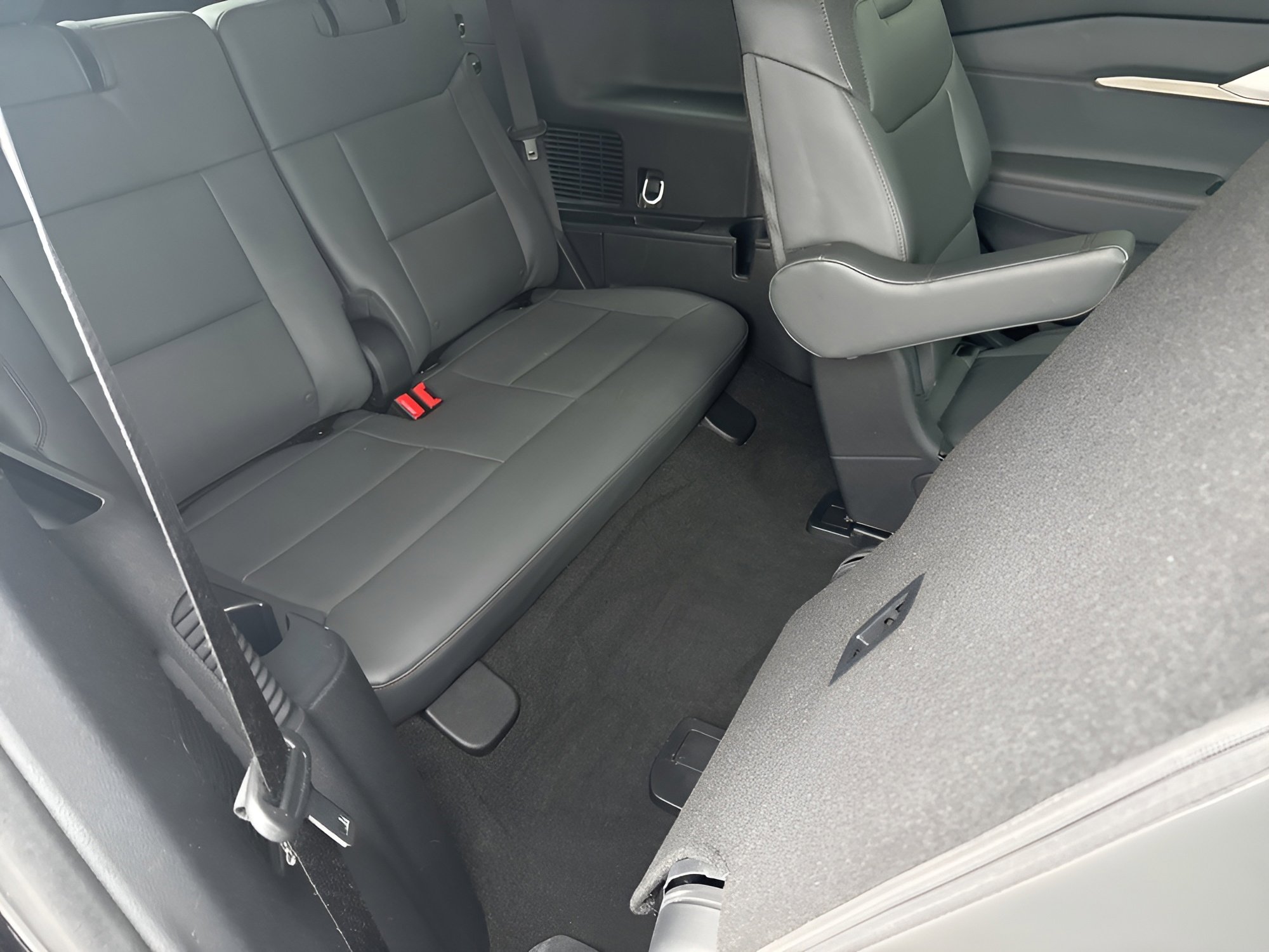 Certified 2025 Ford Explorer Active w/ Active Comfort Package image 16