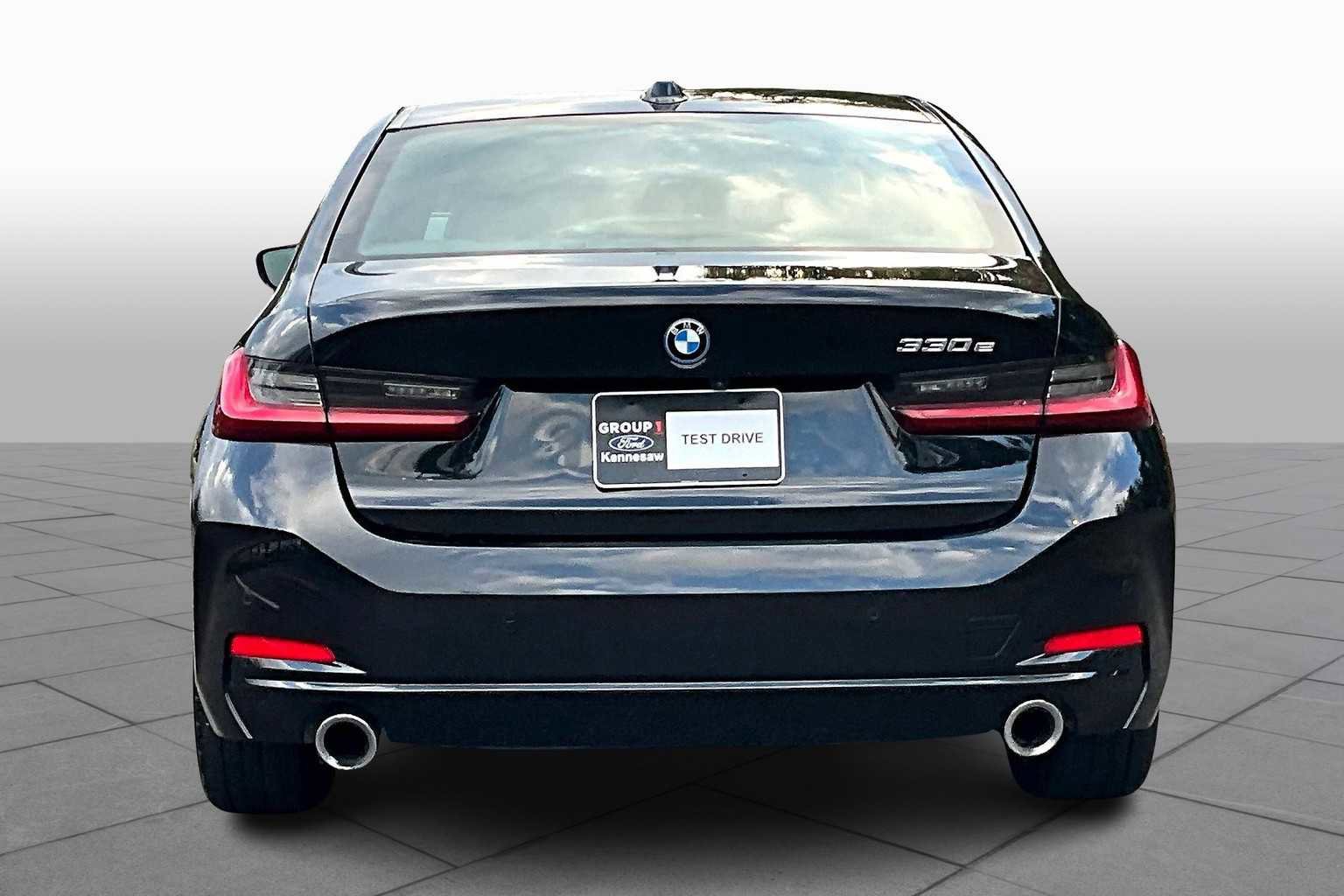 Used 2024 BMW 330e w/ Convenience Package image 3