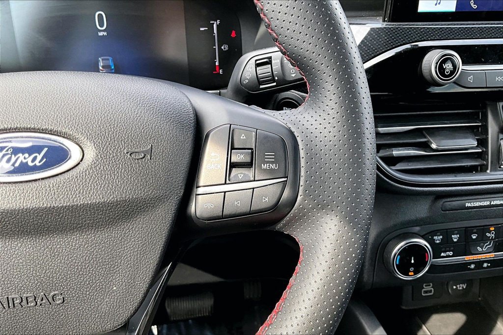 Certified 2025 Ford Escape ST-Line AWD/4WD image 18