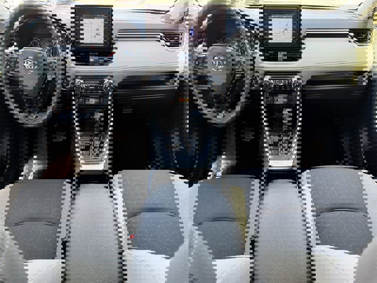 Used 2019 Toyota RAV4 XLE w/ Convenience Package image 10