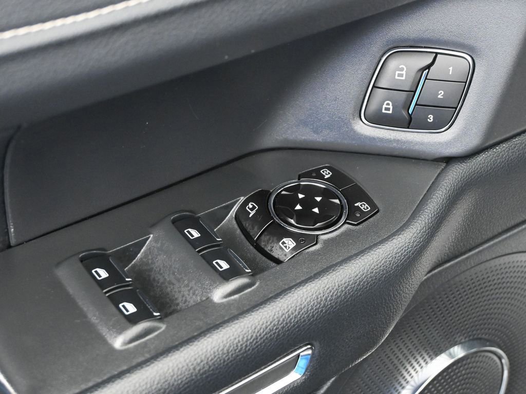 Certified 2023 Ford Expedition XLT image 10