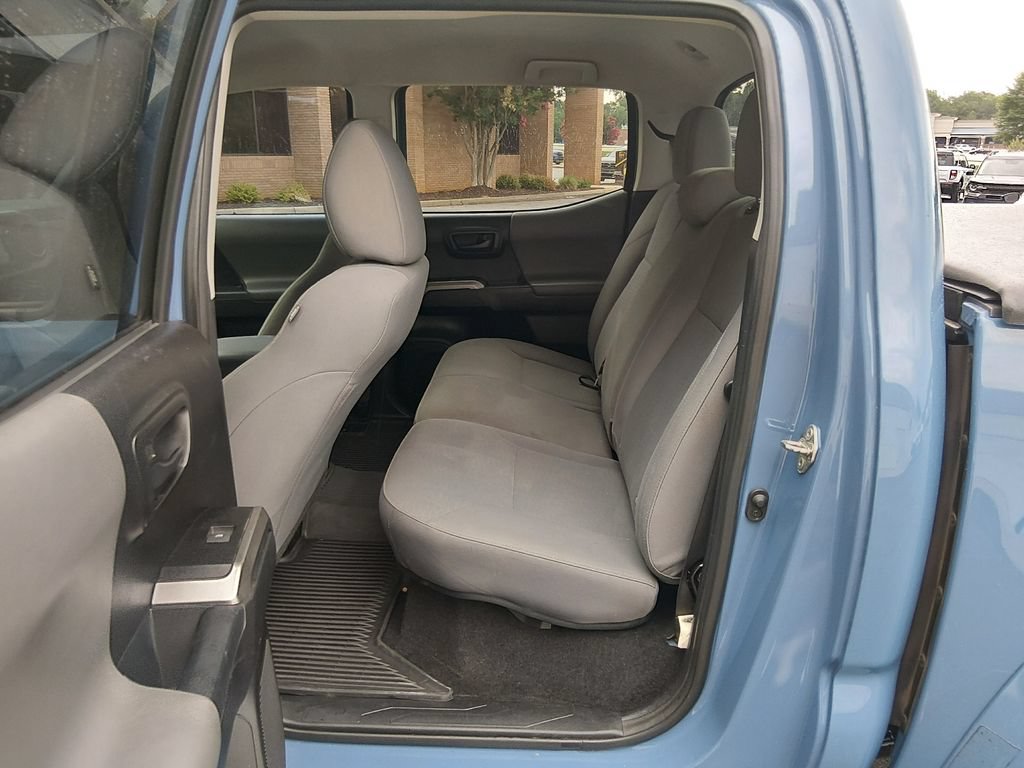 Used 2019 Toyota Tacoma SR5 AWD/4WD image 13