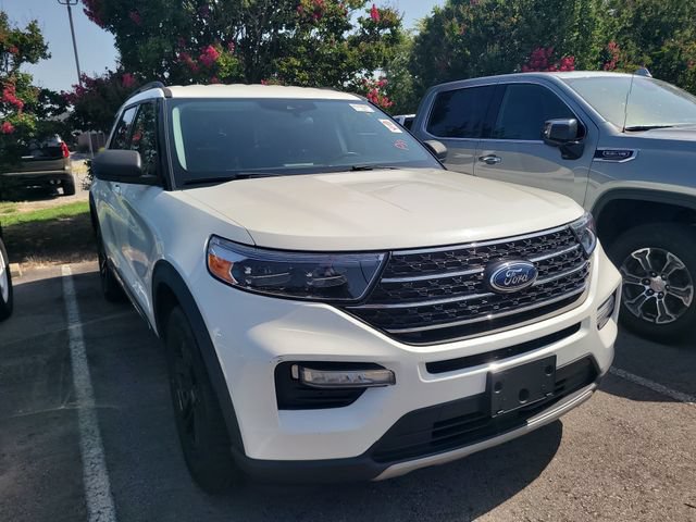 Certified 2021 Ford Explorer XLT w/ Equipment Group 202A AWD/4WD image 3