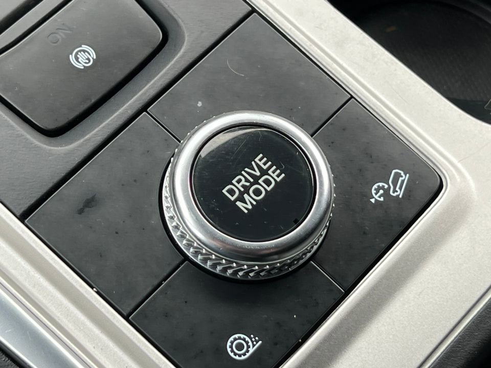 Certified 2023 Ford Explorer XLT w/ Equipment Group 202A image 35