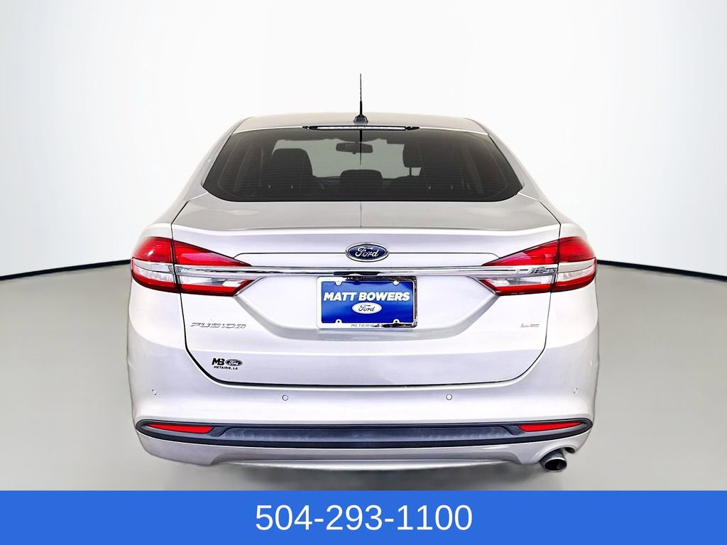Certified 2018 Ford Fusion SE w/ Fusion SE Technology Package FWD image 8