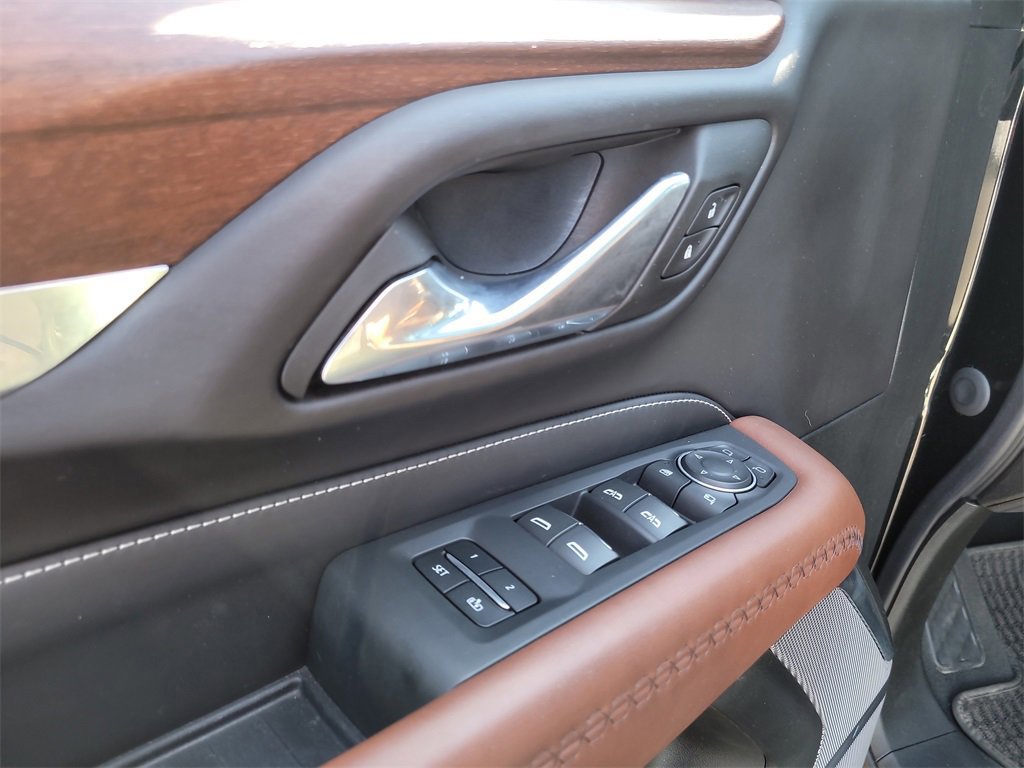 Used 2023 GMC Yukon Denali Ultimate image 18
