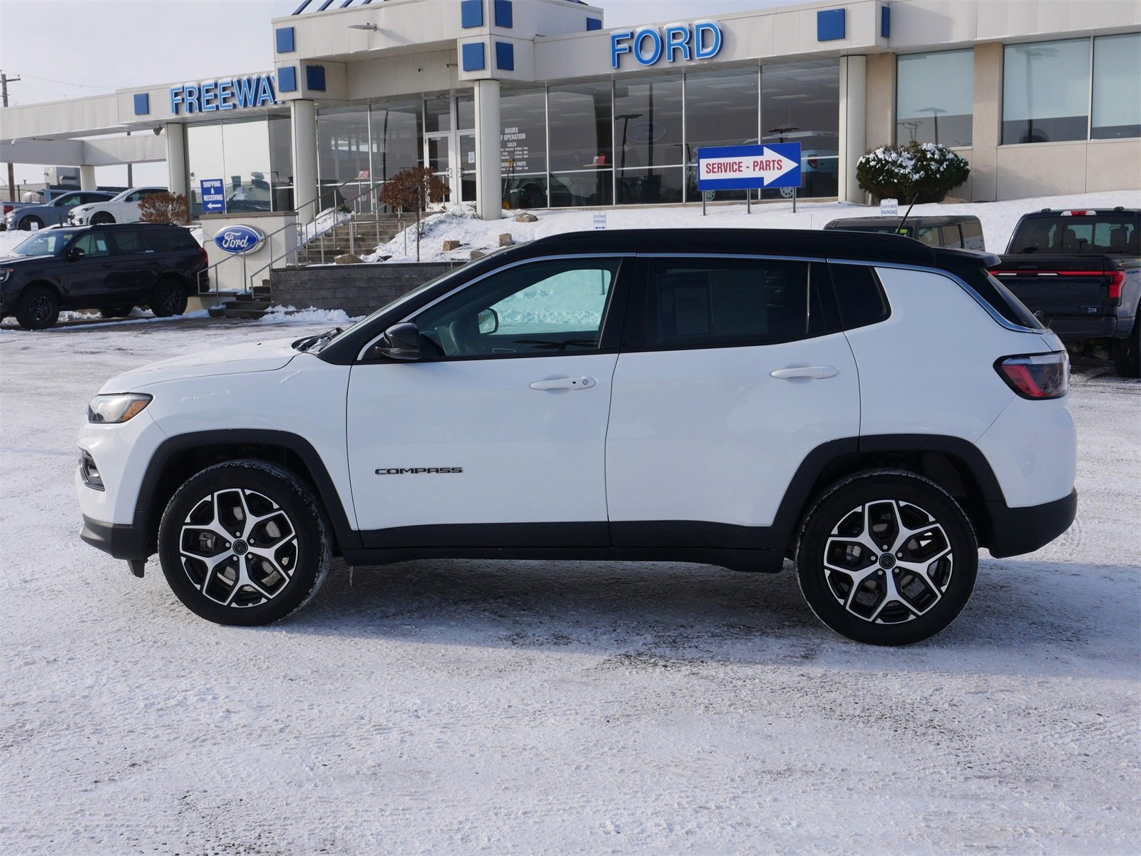 Used 2025 Jeep Compass Limited image 7