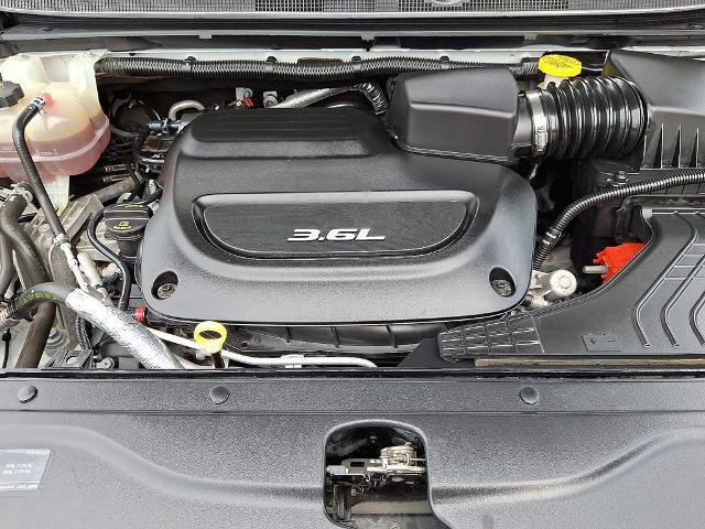 Used 2018 Chrysler Pacifica Touring-L Plus FWD image 30