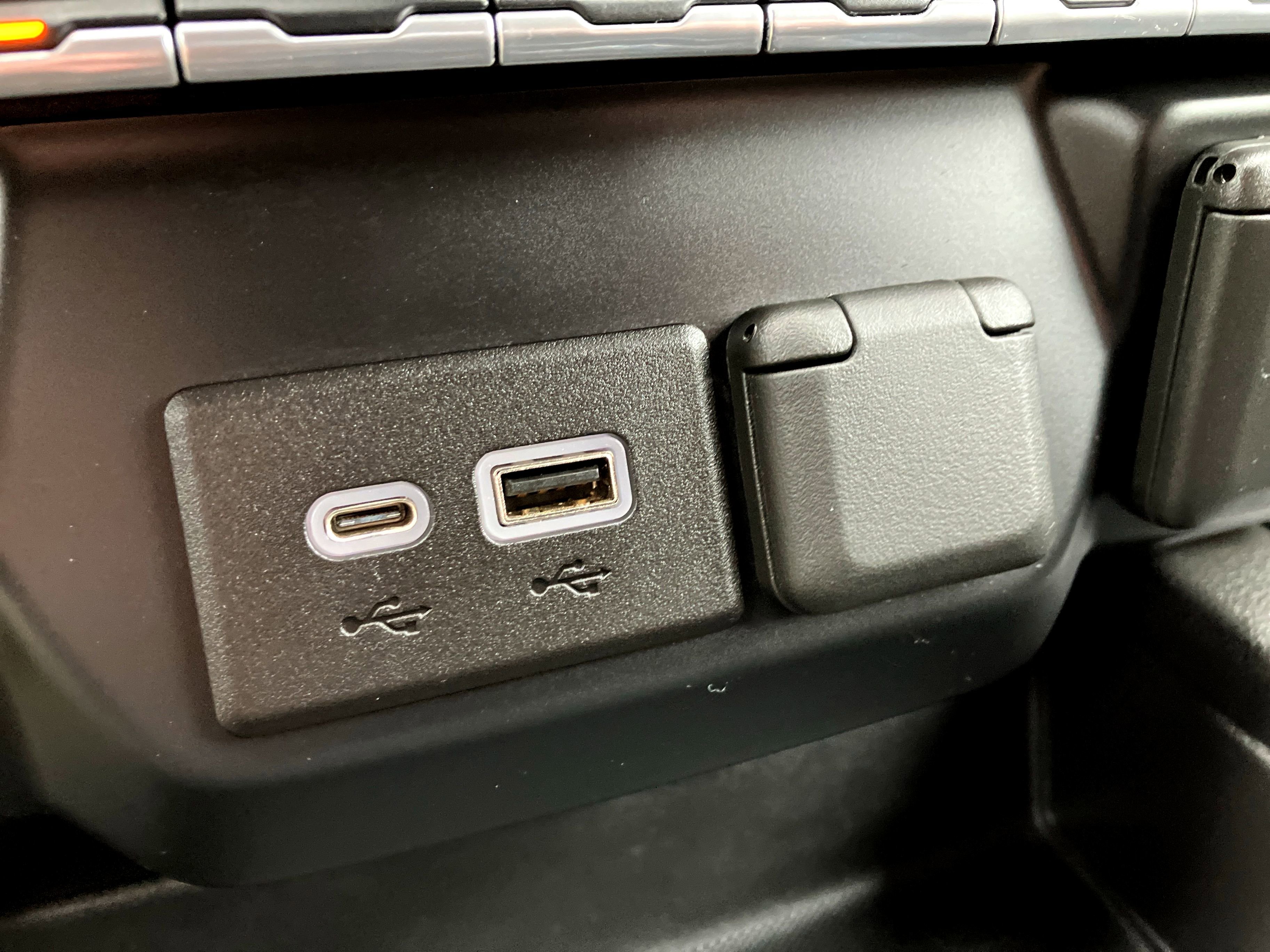 Used 2020 GMC Sierra 1500 Elevation w/ Elevation Value Package image 20