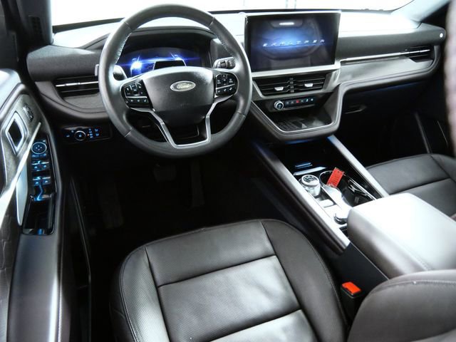 Certified 2025 Ford Explorer Platinum w/ LUX Leather Package image 8