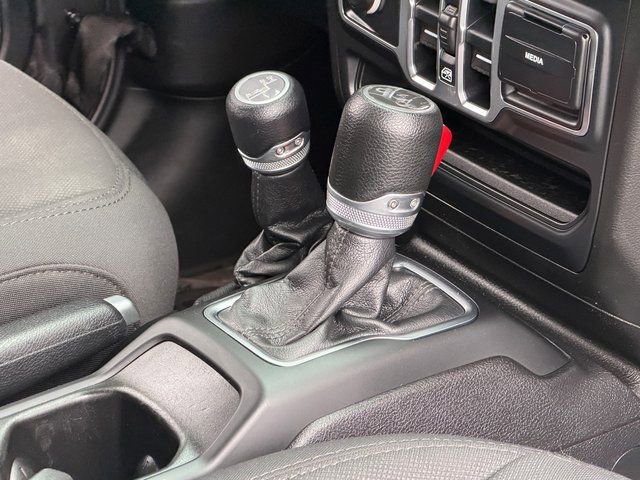 Used 2018 Jeep Wrangler Unlimited Sport S AWD/4WD image 31