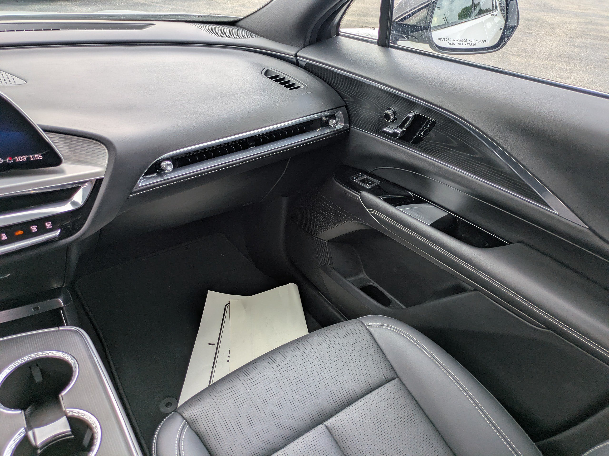Used 2024 Cadillac Lyriq Luxury RWD image 16