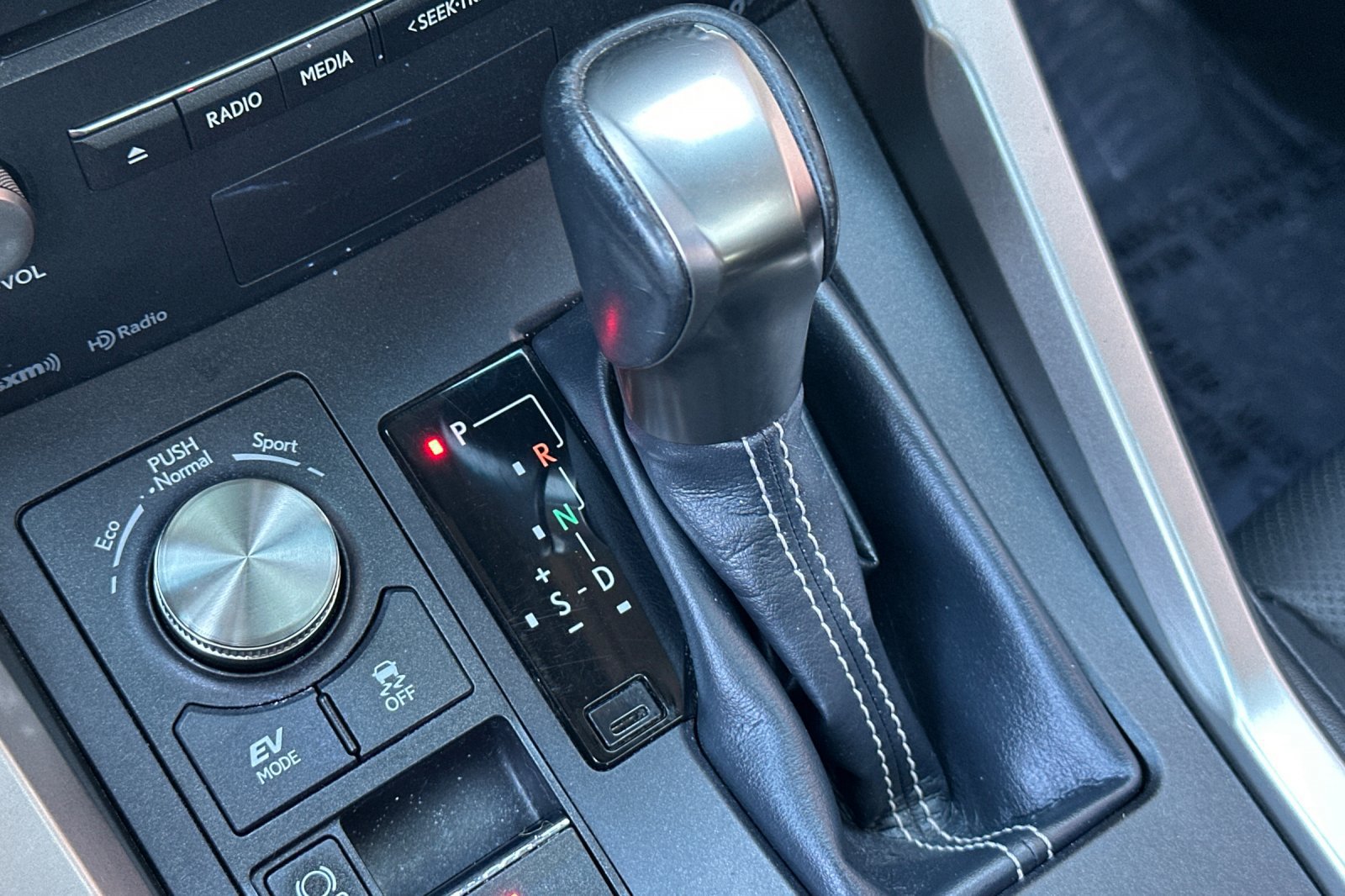 Used 2018 Lexus NX 300h AWD w/ Comfort Package image 34
