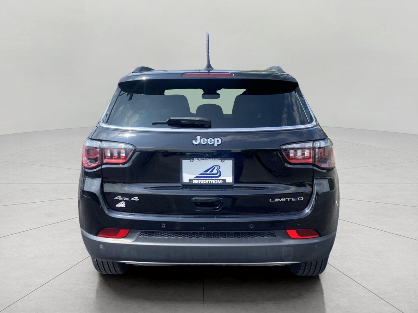 Used 2023 Jeep Compass Limited w/ Sun and Sound Group AWD/4WD image 10