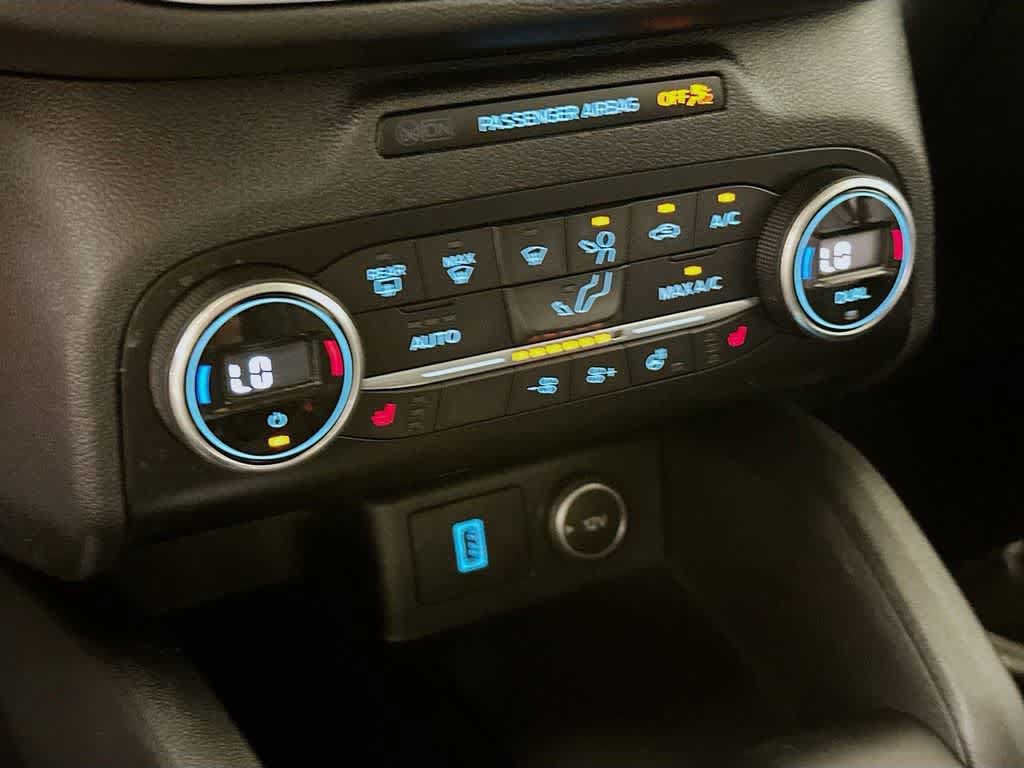 Certified 2020 Ford Escape Titanium AWD/4WD image 17