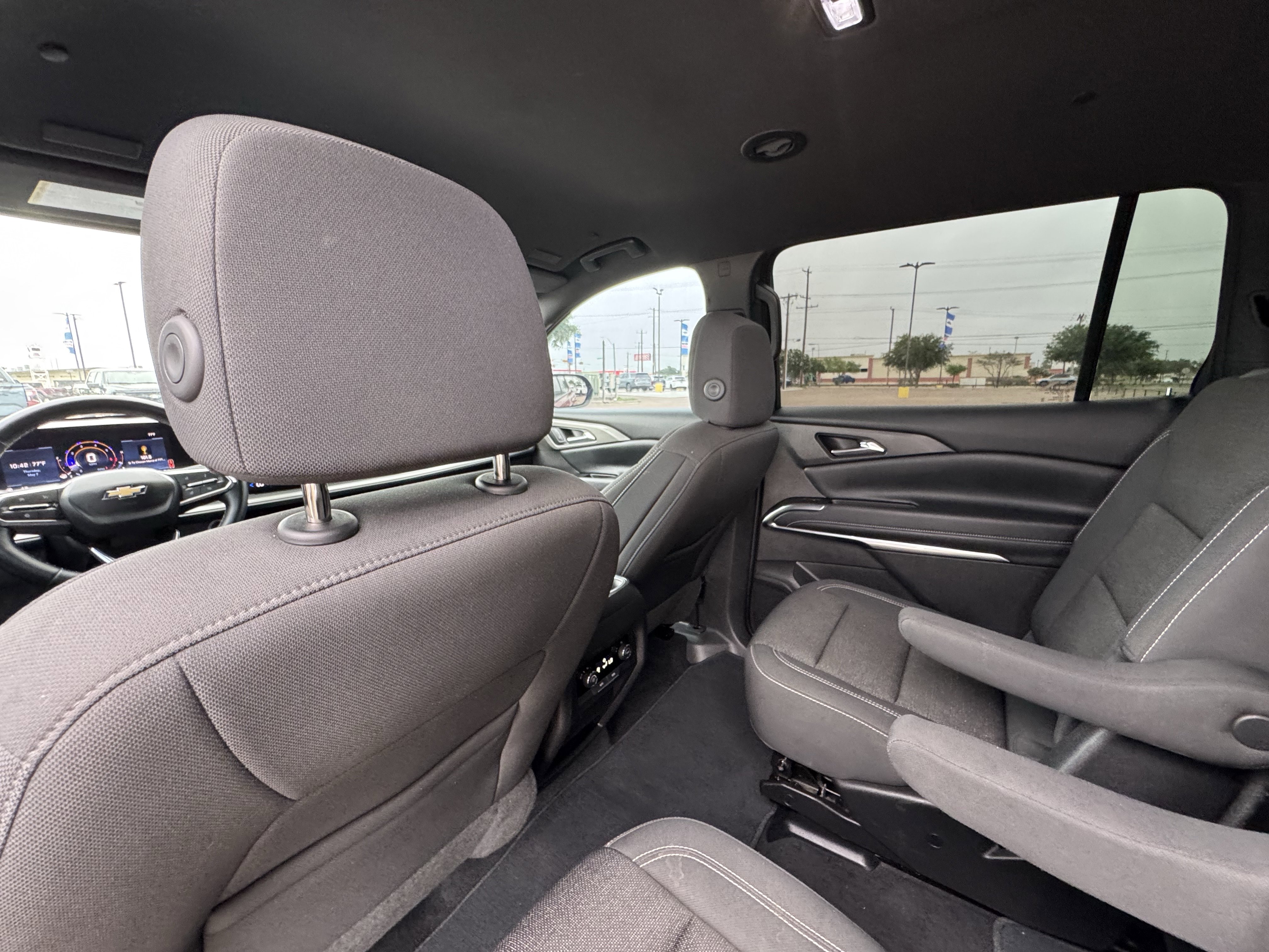 Used 2025 Chevrolet Traverse LT w/ LPO, Floor Liner Package FWD image 25