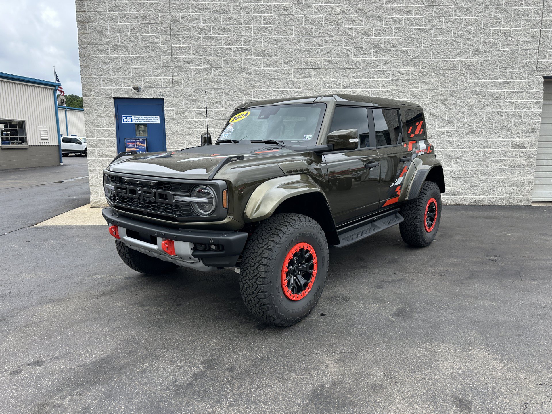 Certified 2024 Ford Bronco Raptor AWD/4WD image 2