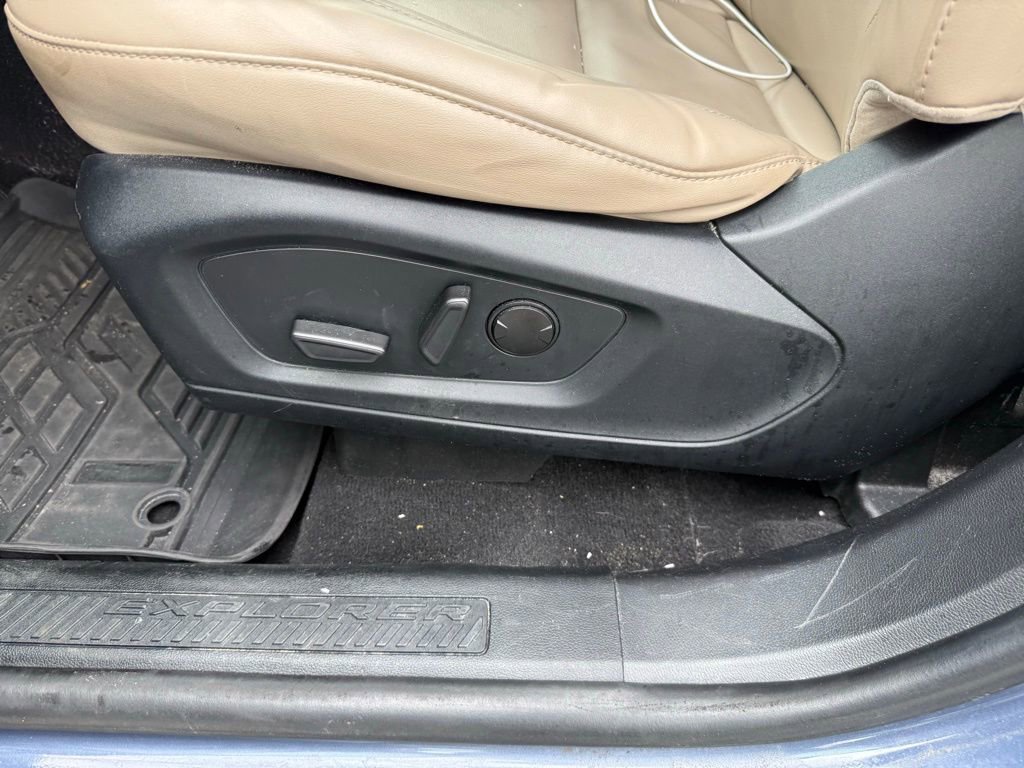 Certified 2021 Ford Explorer XLT w/ Equipment Group 202A image 10