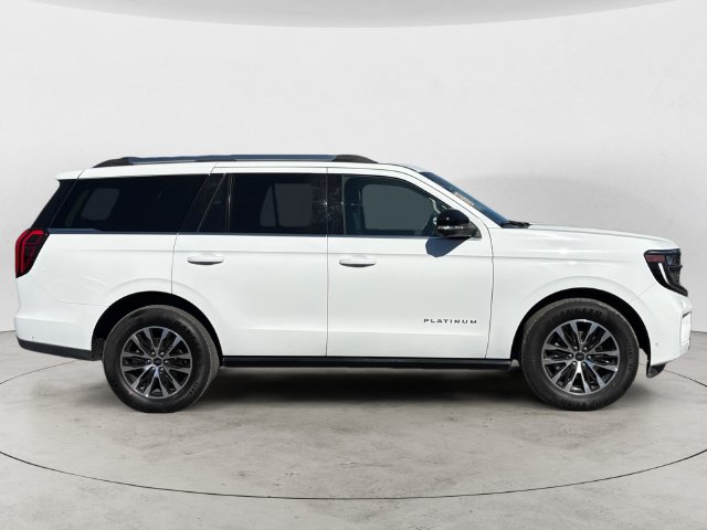 Certified 2025 Ford Expedition Platinum AWD/4WD image 4