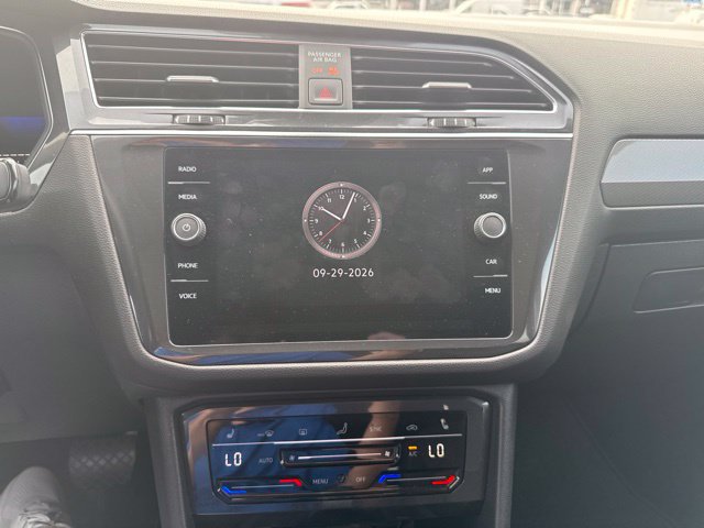 Used 2023 Volkswagen Tiguan SE FWD image 14