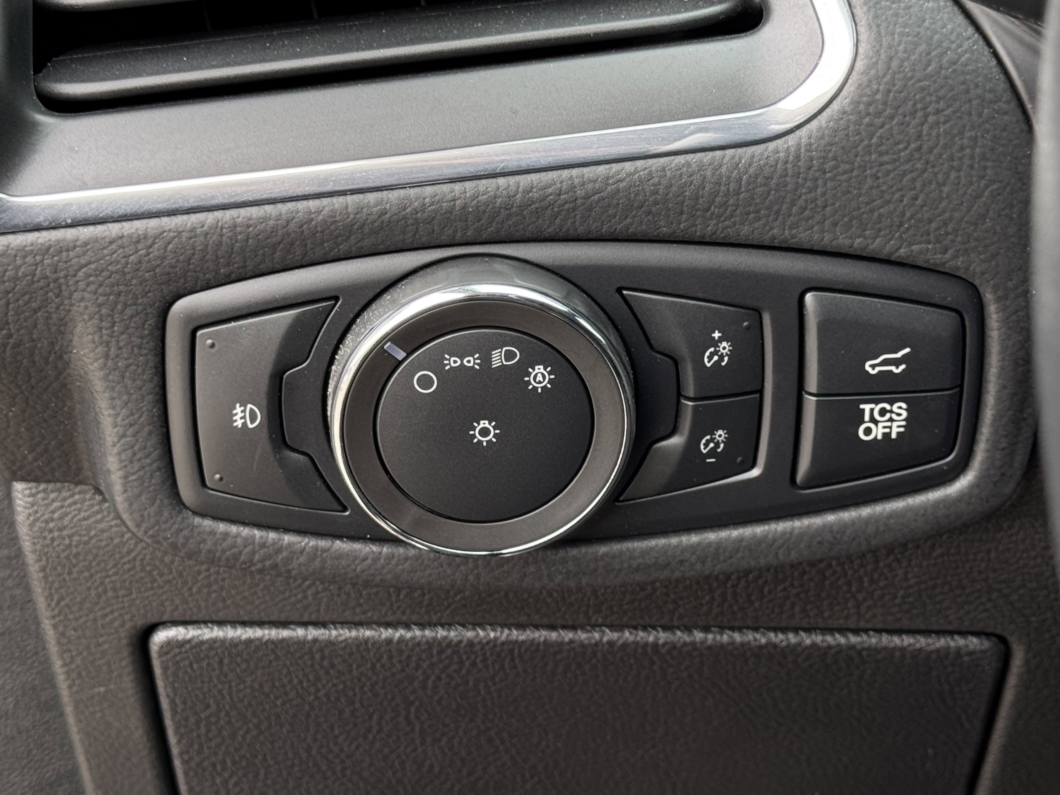 Certified 2022 Ford Edge Titanium w/ Equipment Group 301A image 24