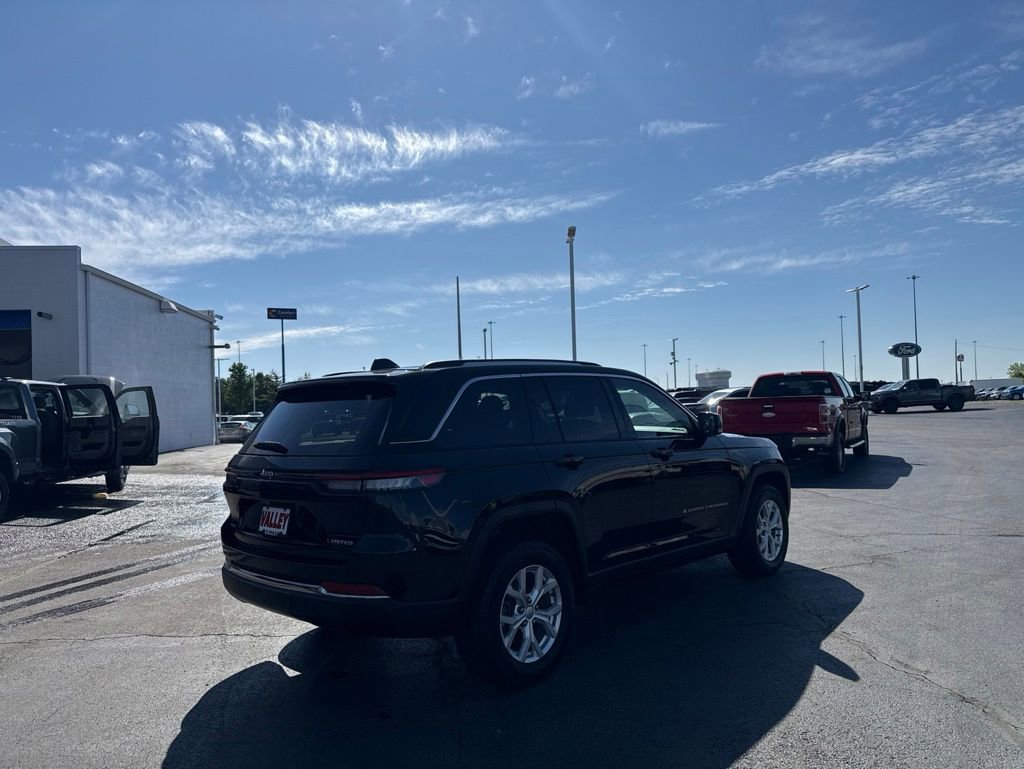 Used 2023 Jeep Grand Cherokee Limited AWD/4WD image 46