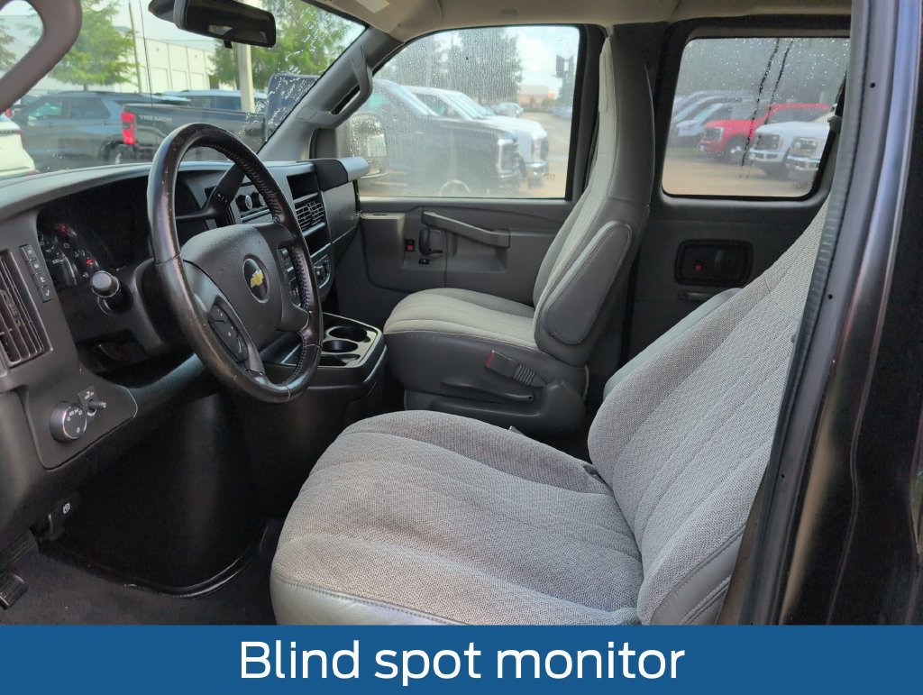 Used 2020 Chevrolet Express 3500 LT w/ LT Preferred Equipment Group RWD image 4