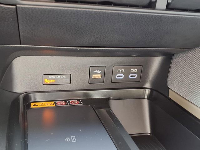 Used 2025 Toyota Camry LE w/ Convenience Package FWD image 7