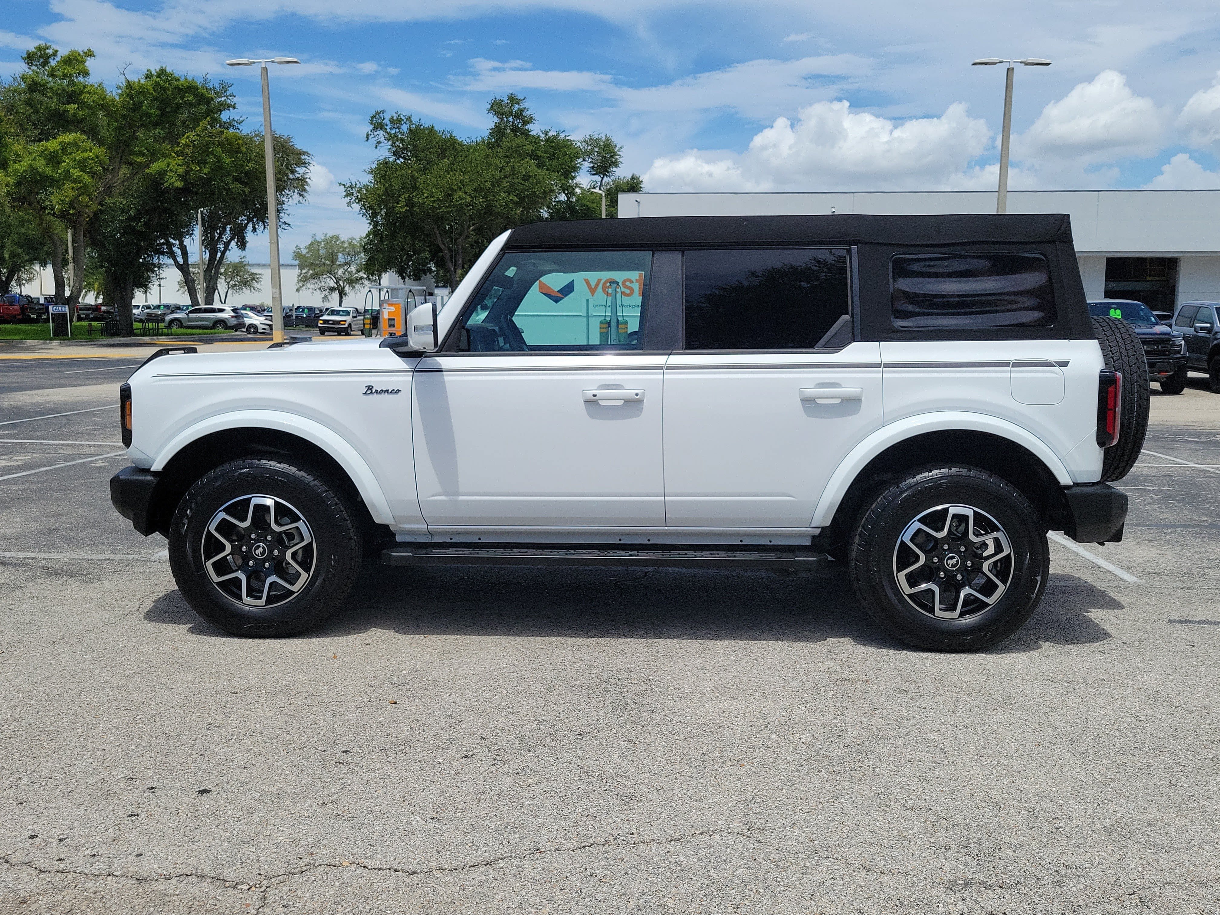 Certified 2024 Ford Bronco Outer Banks AWD/4WD image 6