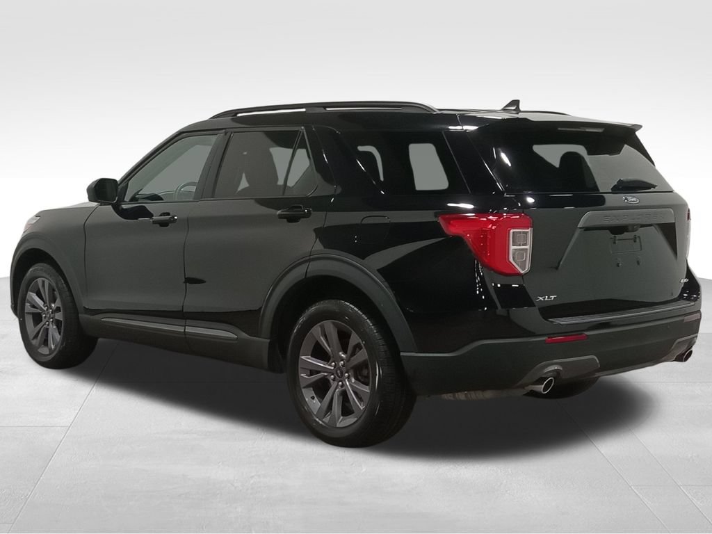 Certified 2023 Ford Explorer XLT w/ Equipment Group 202A AWD/4WD image 8