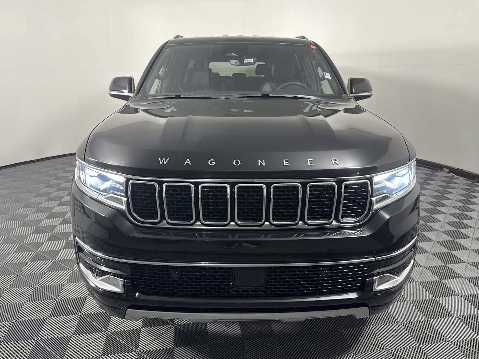 Used 2024 Jeep Wagoneer L Series II w/ Flexible Seating Group image 6