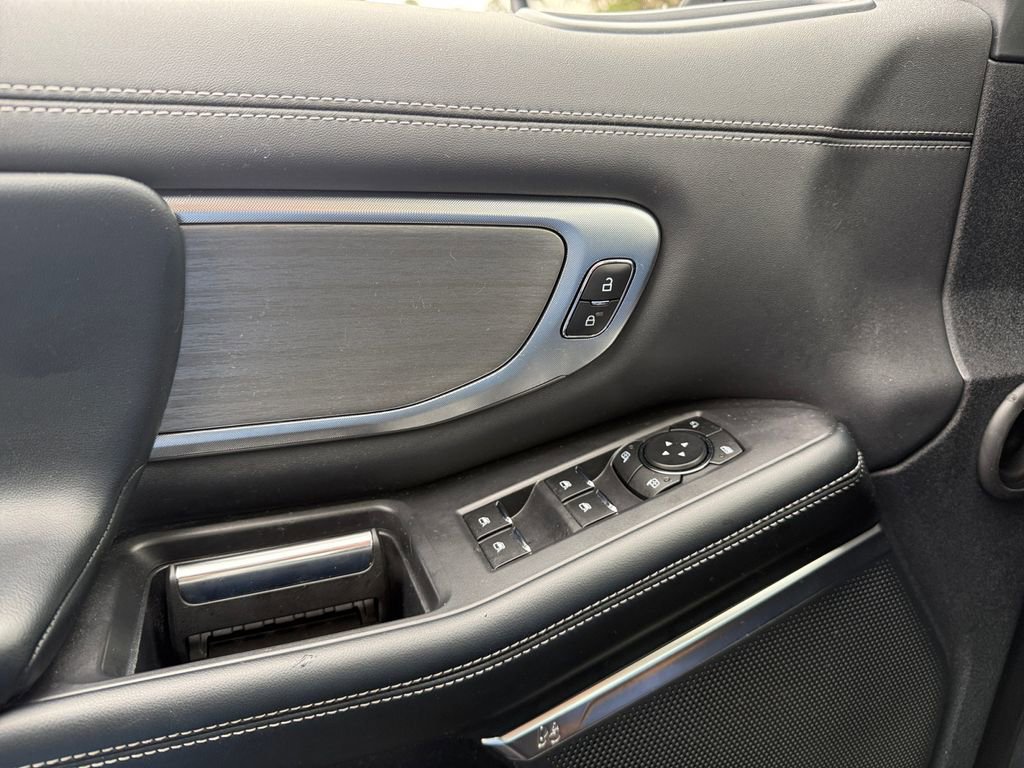 Certified 2025 Ford Expedition Max Platinum image 19