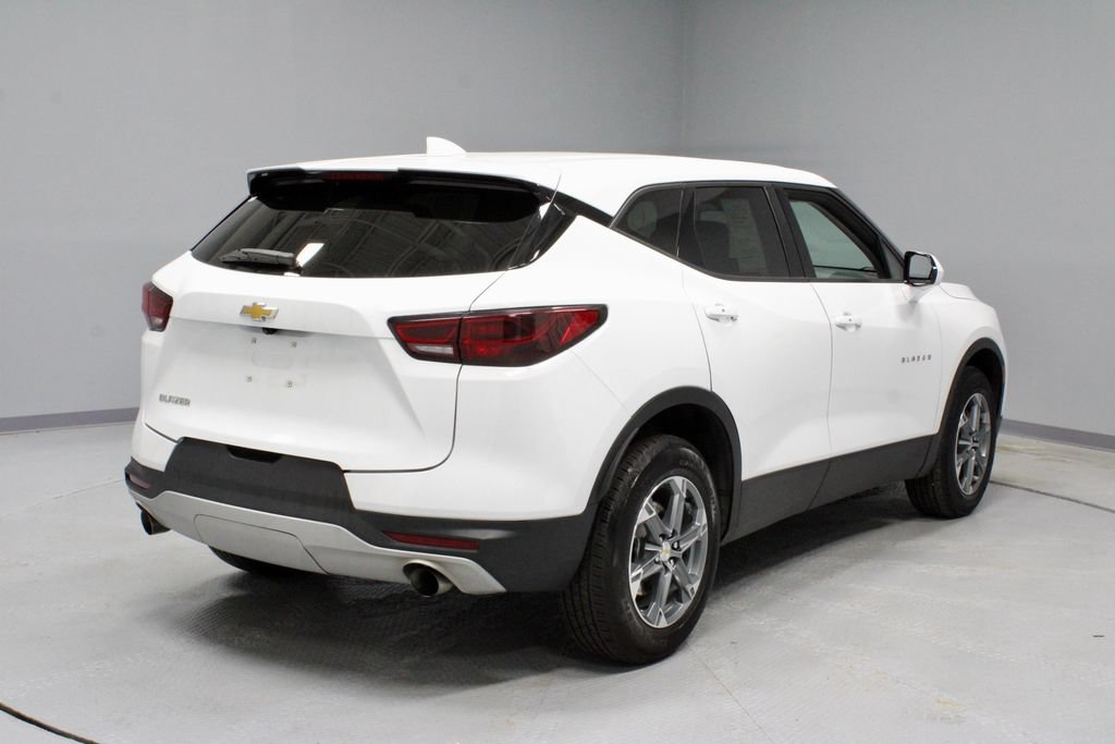 Used 2025 Chevrolet Blazer LT FWD image 10