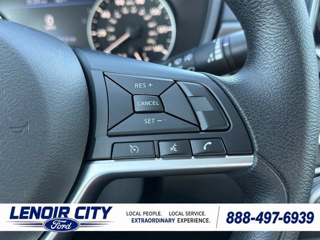 Used 2025 Nissan Altima 2.5 SV FWD image 21