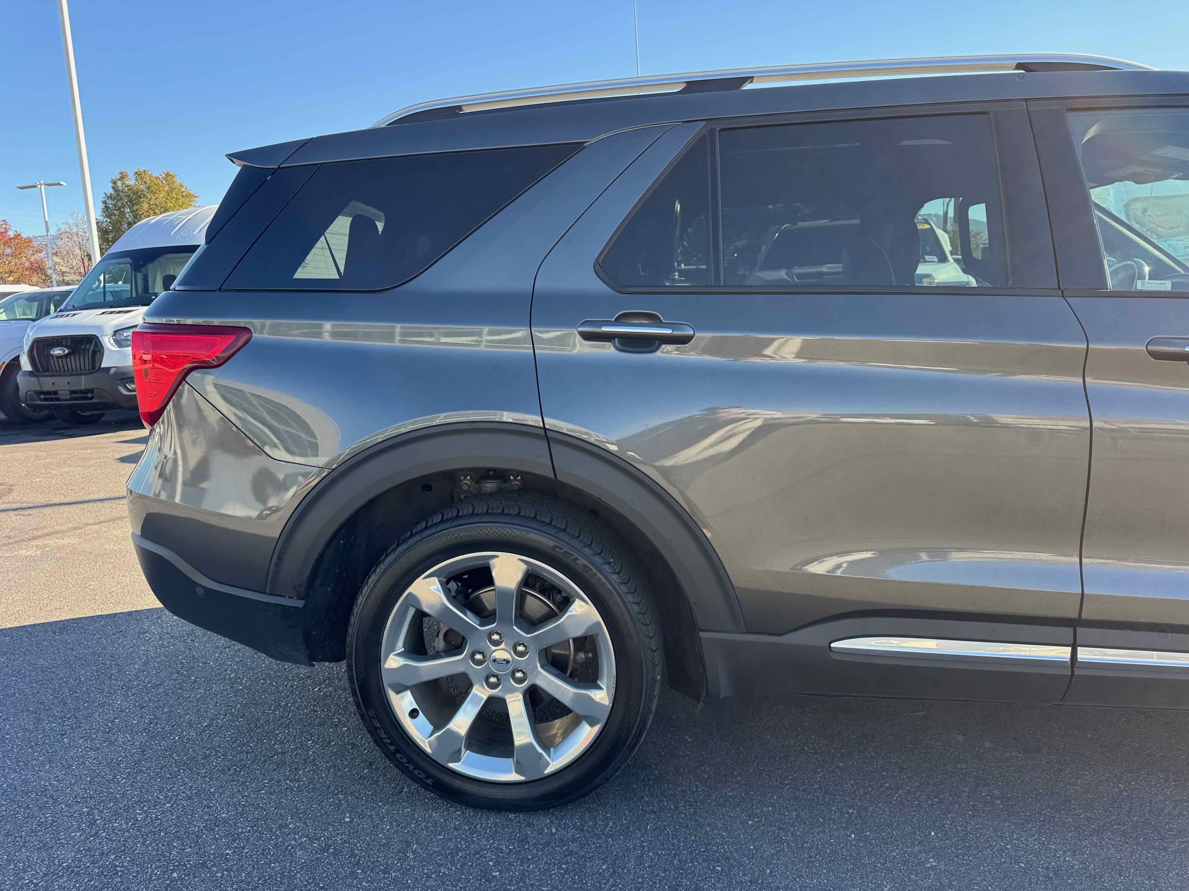 Certified 2020 Ford Explorer Platinum w/ Premium Technology Package image 11