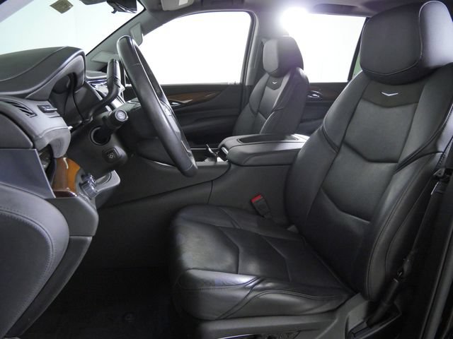 Used 2020 Cadillac Escalade Luxury w/ Escalade Sport Edition AWD/4WD image 22